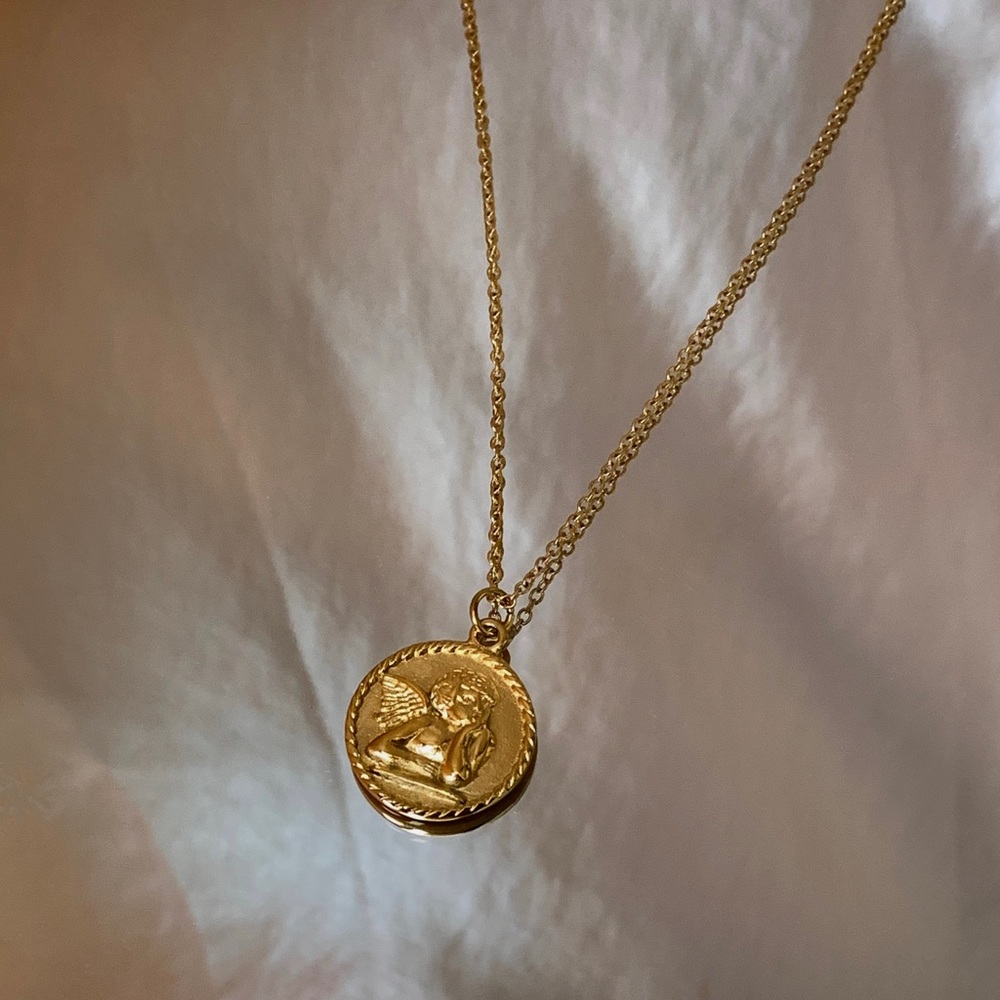 Gold necklace